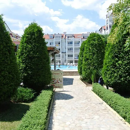 Apartment Bravo 5